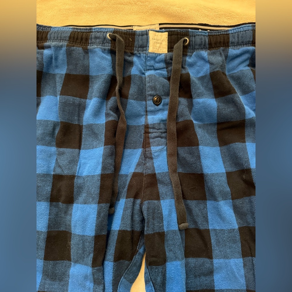 Men’s American Eagle Outfitters Blue and Black Plaid PJ Bottoms - Picture 4 of 7